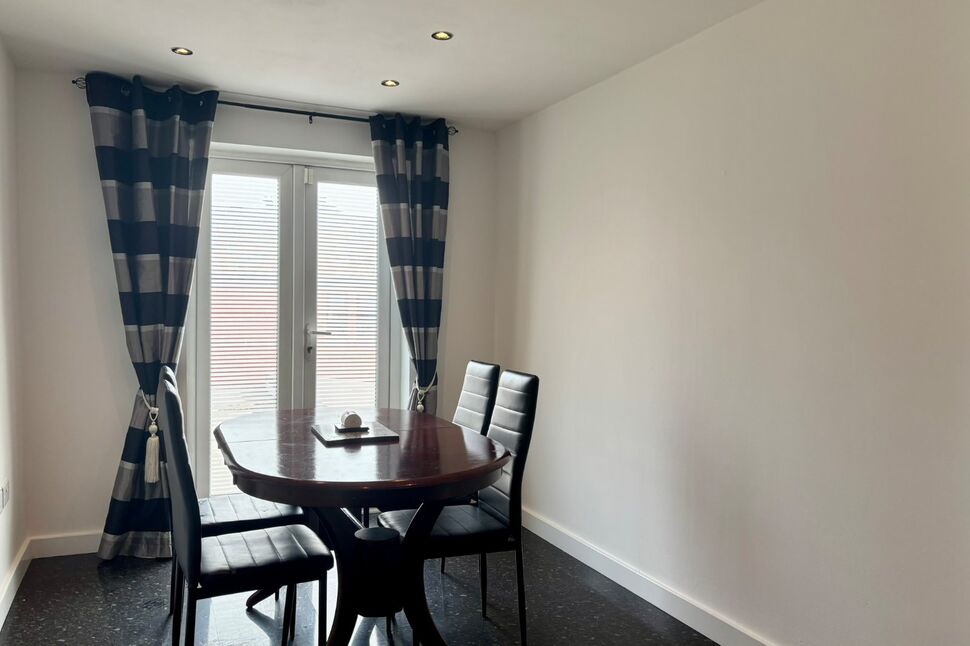 Main image of 3 bedroom Flat to rent, West Street, Crewe, Cheshire, CW1