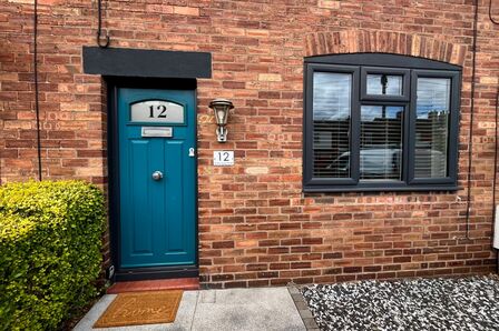 Wybunbury Road, 2 bedroom Mid Terrace House to rent, &pound;1,000 pcm