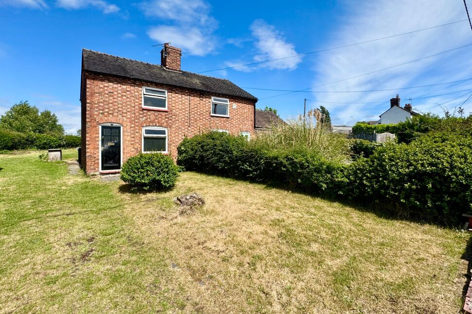 1 bedroom Semi Detached Property for sale