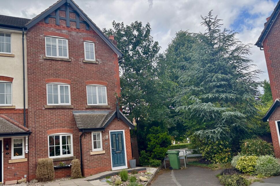 4 bedroom End Terrace House for sale