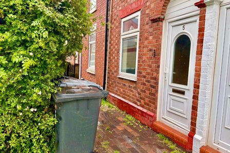 Vernon Street, Mid Terrace Flat to rent, £750 pcm