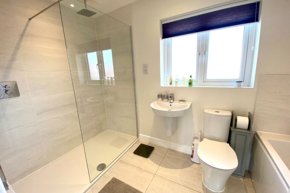 En-Suite Bathroom