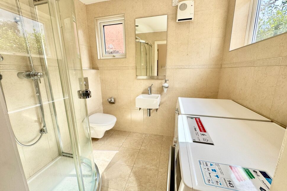 Utility / Shower / WC