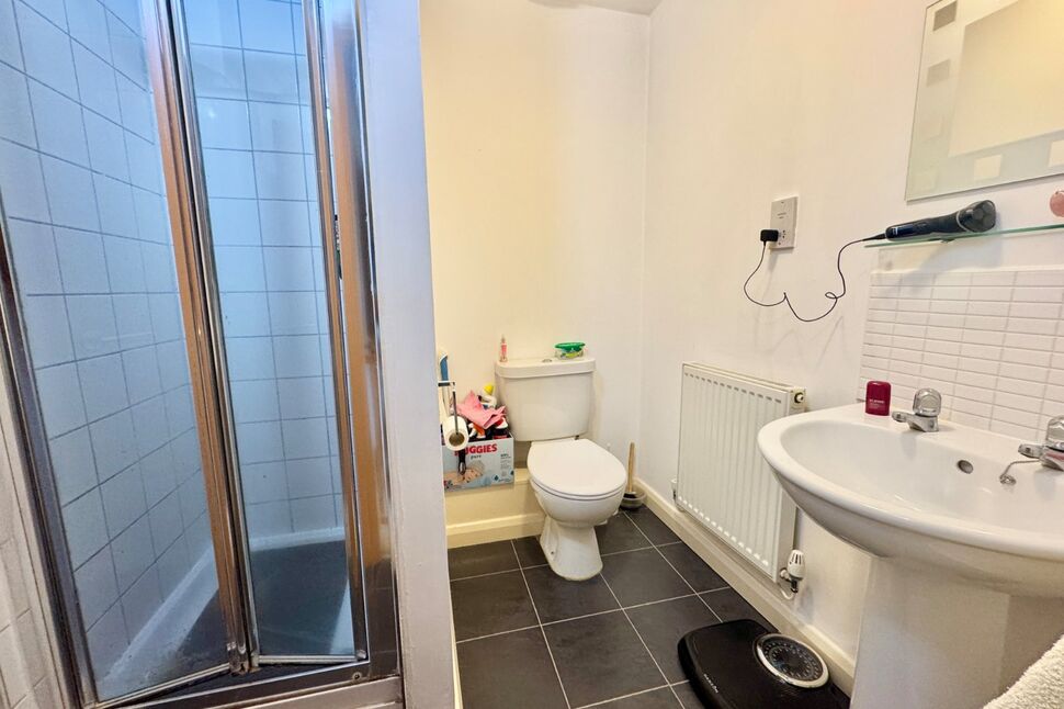 En-Suite Bathroom