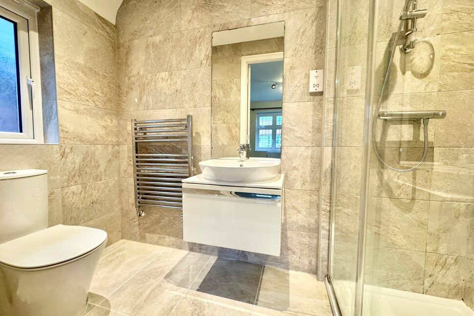 En-Suite Bathroom