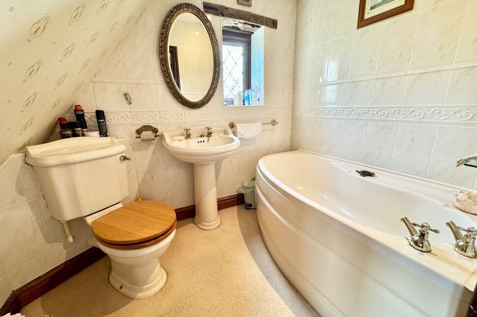 En-Suite Bathroom