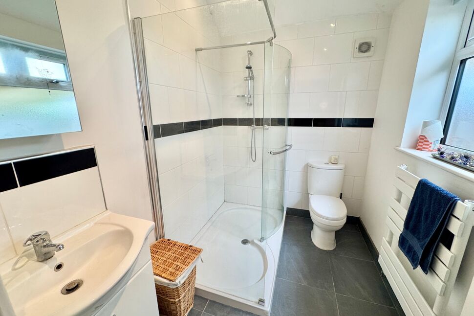 En-Suite Bathroom