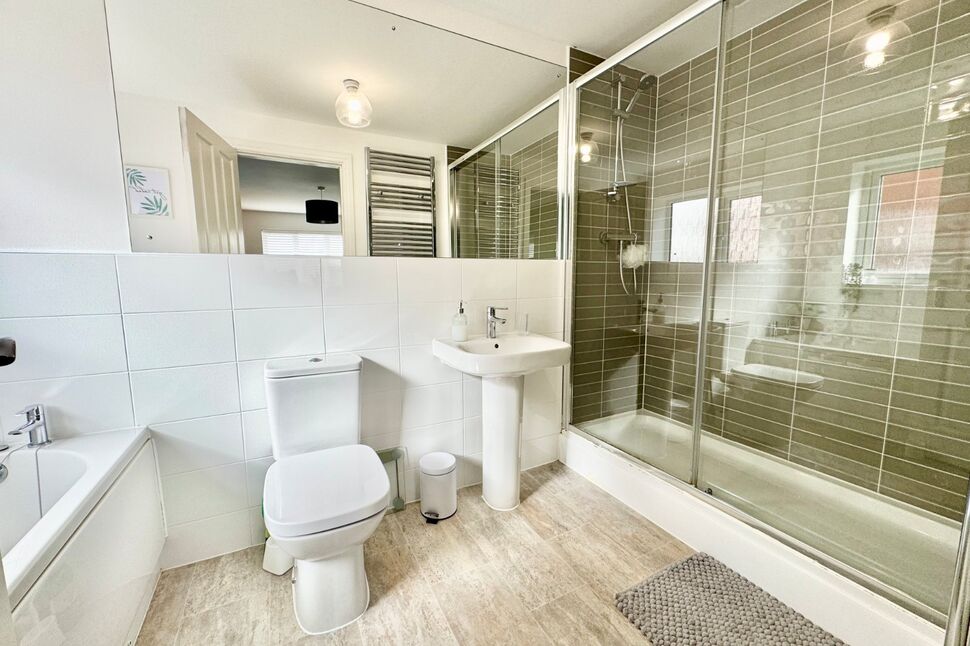 En-Suite Bathroom