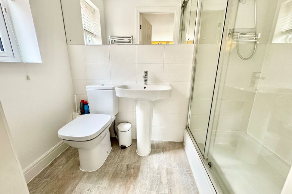 En-Suite Bathroom