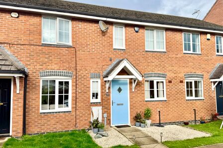 2 bedroom Mid Terrace House for sale