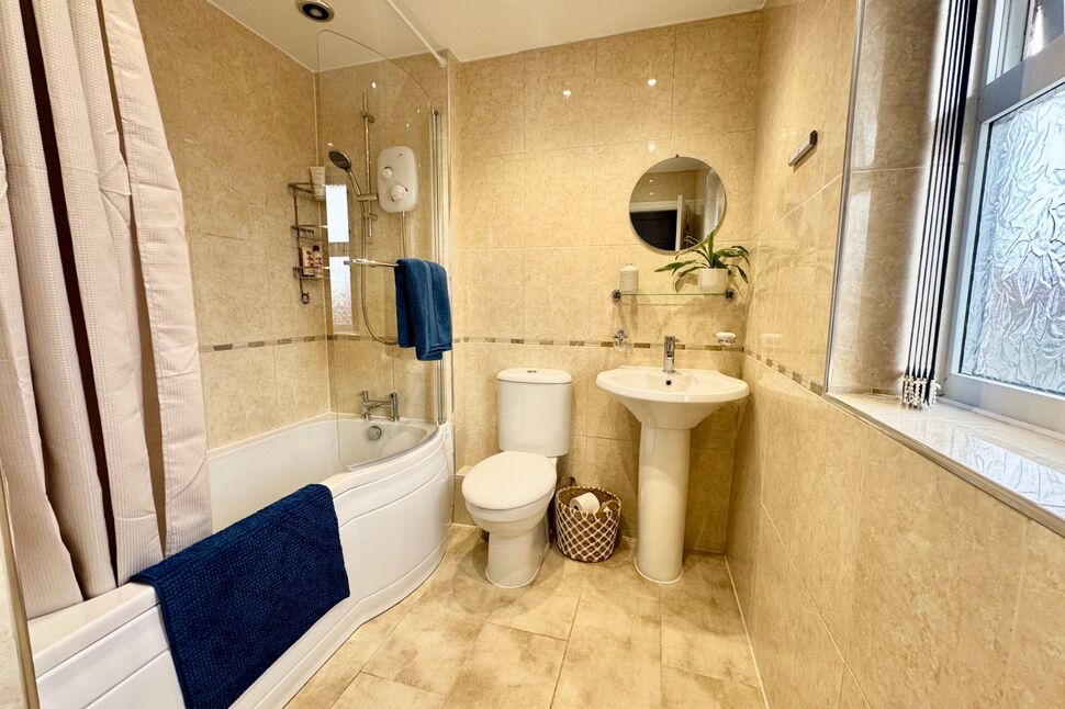 En-Suite Bathroom