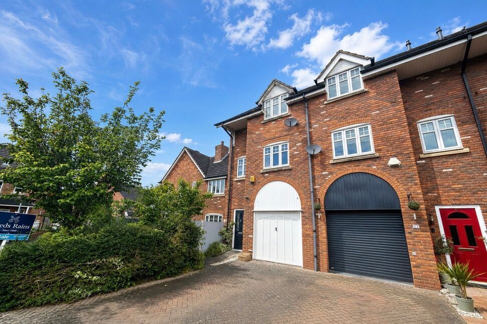 3 bedroom End Terrace House for sale