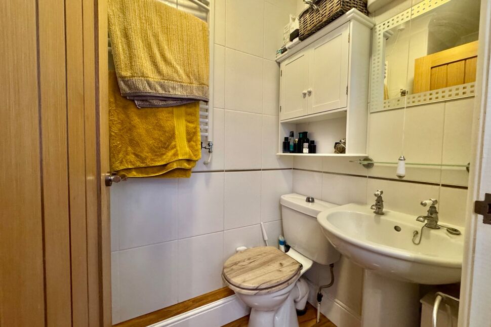 En-Suite Bathroom