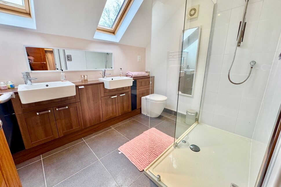 En-Suite Bathroom