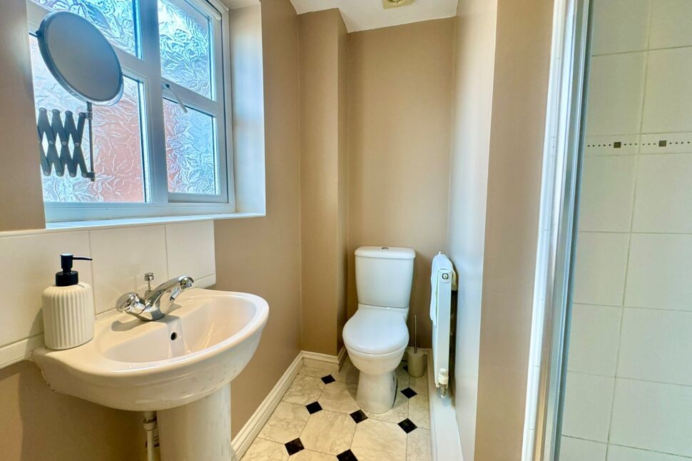 En-Suite Bathroom