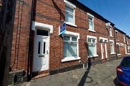 2 bedroom Mid Terrace House for sale