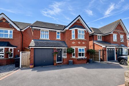 6 bedroom Detached House for sale