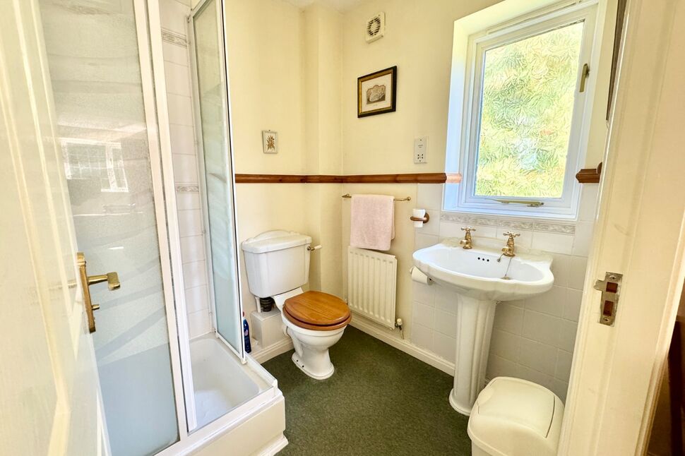 En-Suite Bathroom