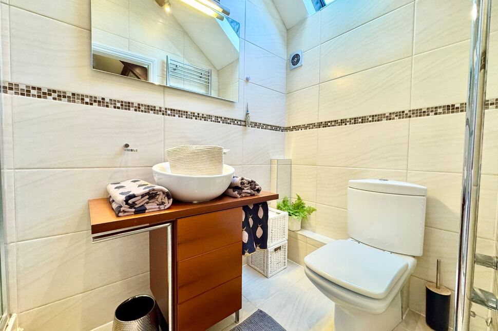 En-Suite 1