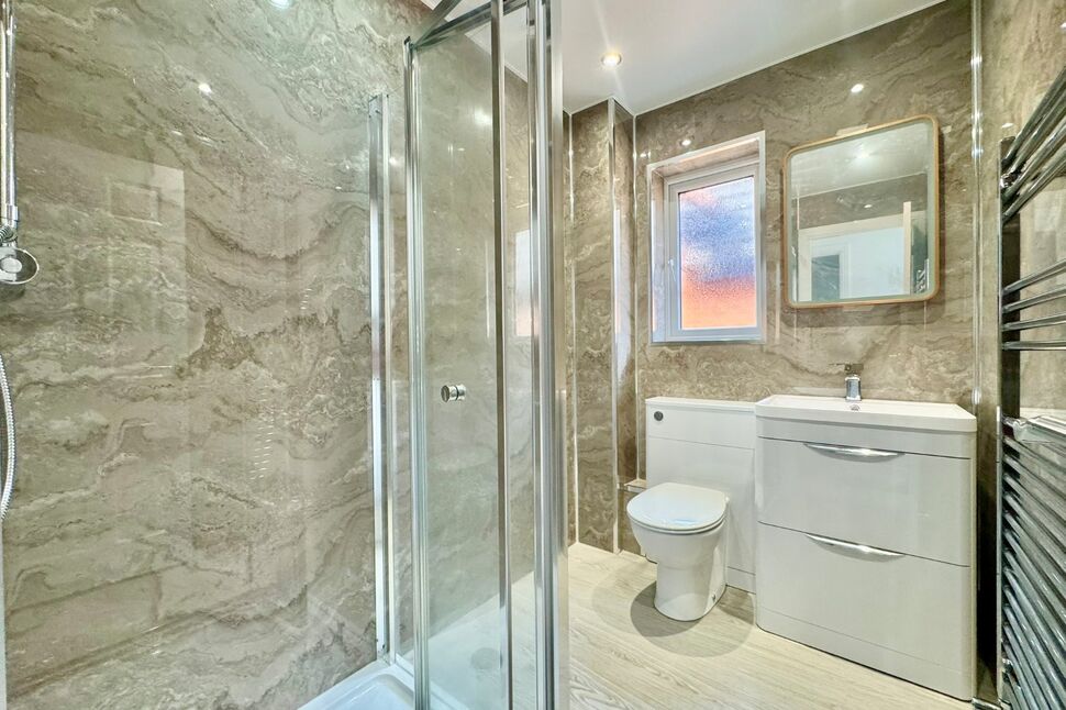 En-Suite Bathroom