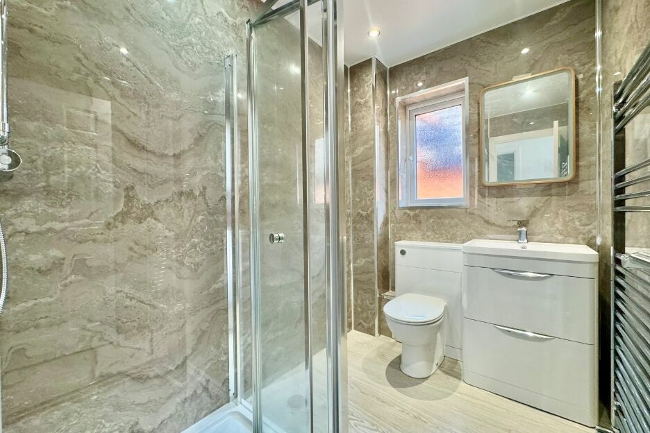 En-Suite Bathroom
