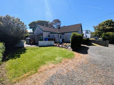 Stump Road, 3 bedroom Detached Bungalow to rent, £775 pcm