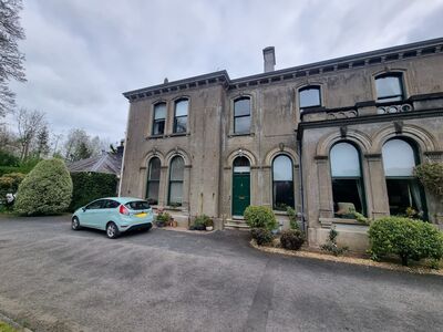Ballygowan Road, 2 bedroom  Flat for sale, £150,000