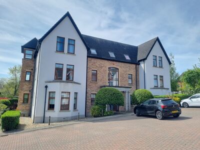 Lakeview Manor, 2 bedroom  Flat for sale, £184,950