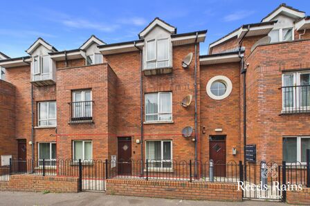 Upper North Street, 2 bedroom Flat for sale, &pound;130,000
