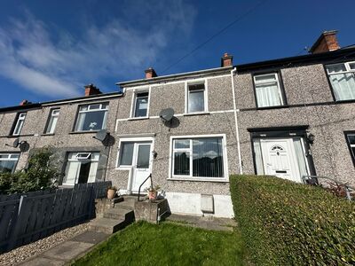 3 bedroom Mid Terrace House for sale