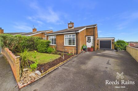 Abbeydale Gardens, 3 bedroom Detached Bungalow for sale, &pound;225,000