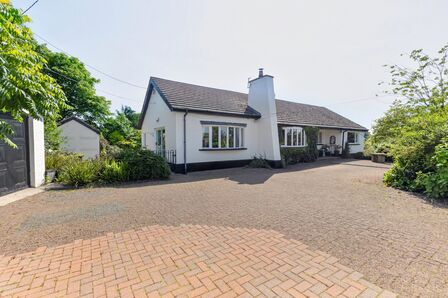 Crawfordsburn Road, 4 bedroom Detached Bungalow for sale, &pound;575,000