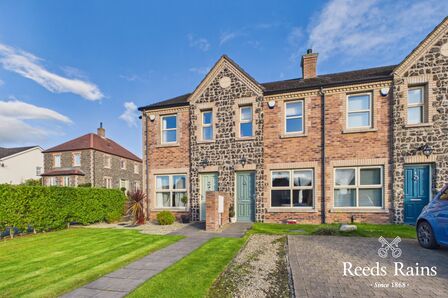 3 bedroom Mid Terrace House for sale