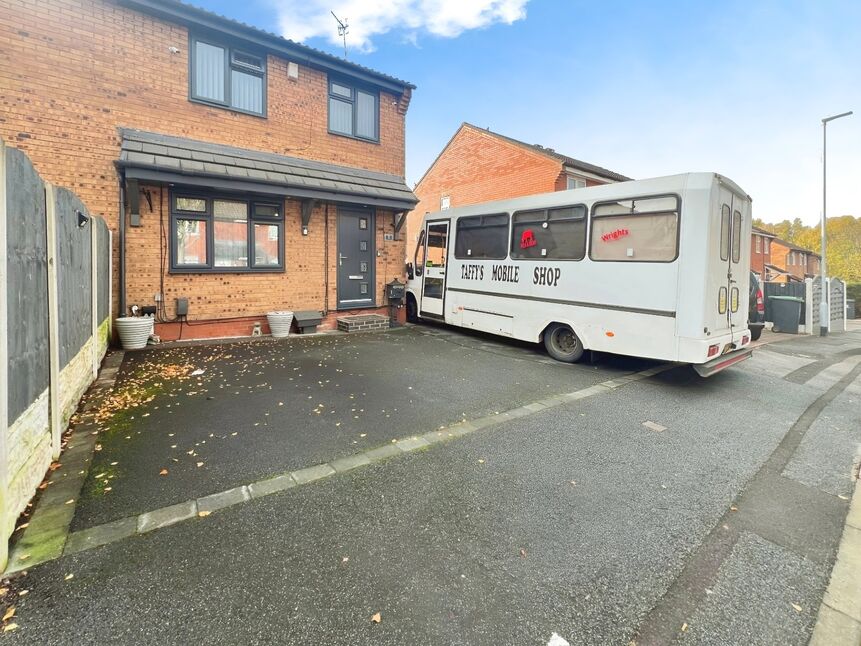 Main image of 3 bedroom Semi Detached House for sale, Hardinge Street, Stoke-on-Trent, Staffordshire, ST4
