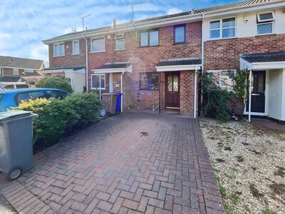 1 bedroom Mid Terrace Property to rent