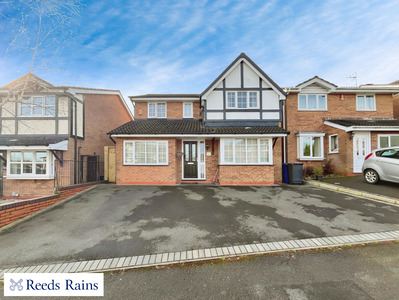Calrofold Drive, 4 bedroom Detached House to rent, £1,500 pcm