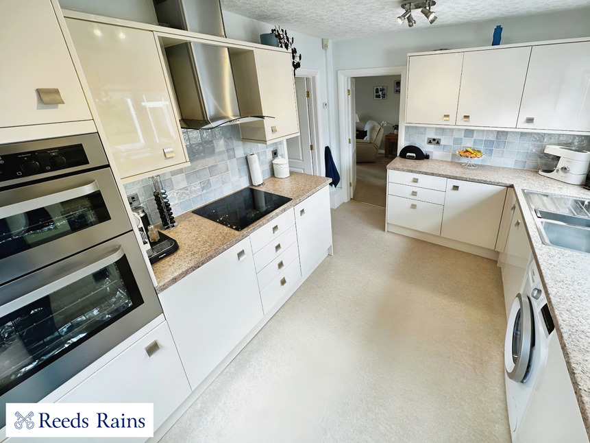 4 bedroom Detached House for sale, Kennedy Road, StokeonTrent, ST4