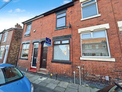 Langley Street, 2 bedroom Mid Terrace House to rent, £850 pcm