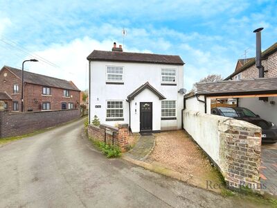 Moss Lane, 4 bedroom Detached House to rent, £1,350 pcm