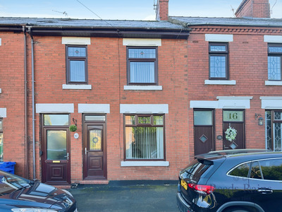 3 bedroom Mid Terrace House for sale