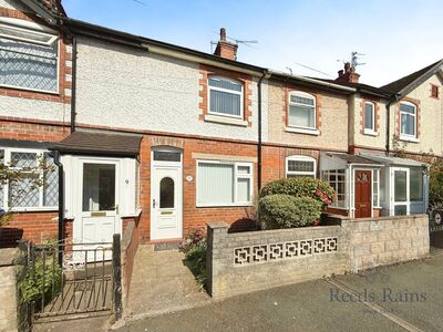 2 bedroom Mid Terrace House to rent