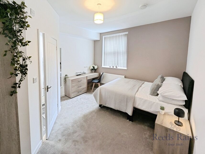 1 bedroom  Room to rent