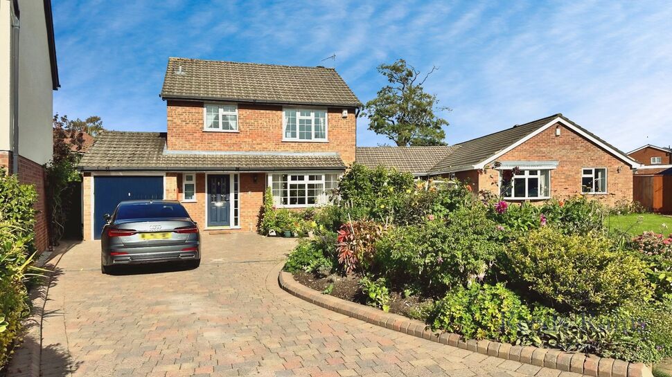 Main image of 3 bedroom Detached House for sale, Oakshaw Grove, Stoke-on-Trent, Staffordshire, ST4