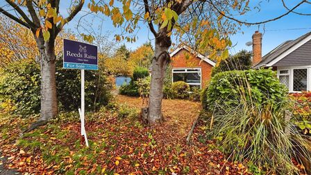 Roe Lane, 3 bedroom Detached Bungalow for sale, £285,000