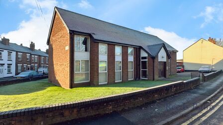 10 bedroom Detached House for sale