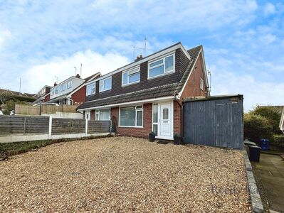 Beech Grove, 3 bedroom Semi Detached House to rent, £900 pcm