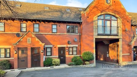 2 bedroom  Flat for sale