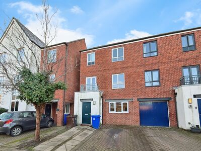 Sytchmill Way, 5 bedroom Semi Detached House to rent, £1,200 pcm