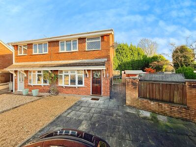 Hawthorne Avenue, 3 bedroom Semi Detached House to rent, &pound;950 pcm