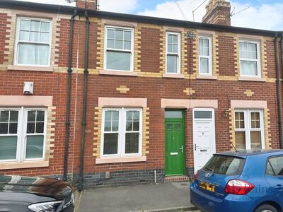 Nash Street, 2 bedroom Mid Terrace House to rent, &pound;750 pcm